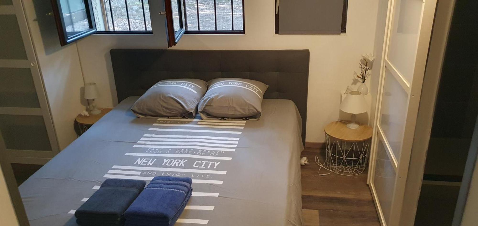 La Casita villa avec piscine prés d'Uzes Saint-Laurent-la-Vernède Esterno foto